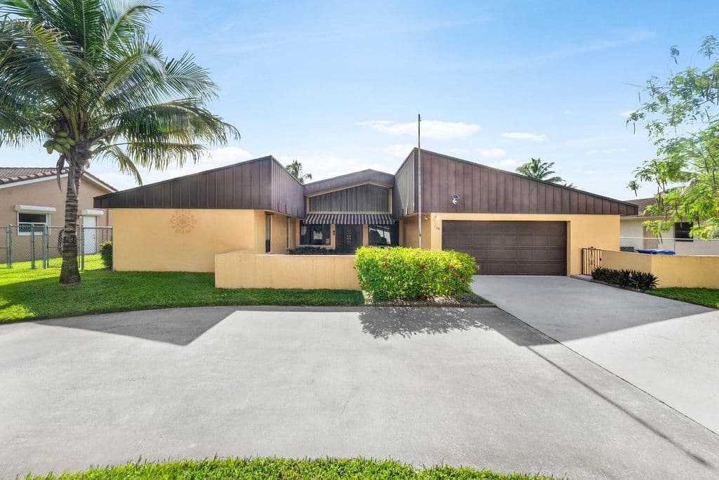 3-bedroom Single-Family Home — 168 MEADOWLARK Drive