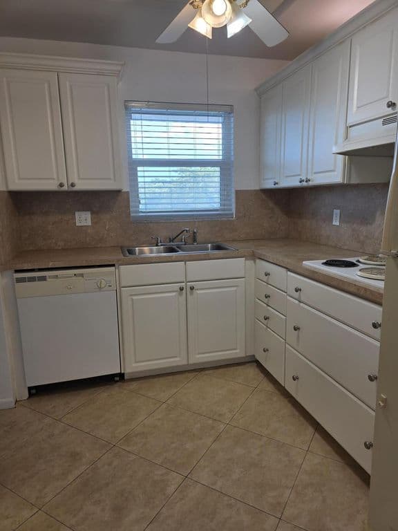 2+1 Condo — 6600 ROYAL PALM Boulevard #304B