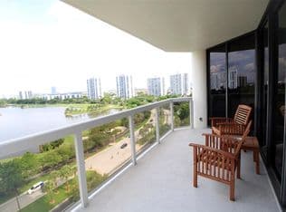2-bedroom Condo — 20185 E Country Club Dr APT 1105, Aventura, 33180
