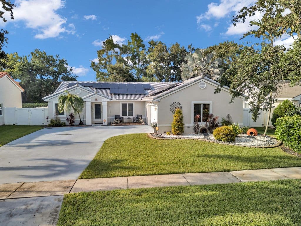 3-bedroom Single-Family Home — 13421 SW 17TH Court