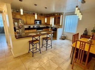 3+1 Condo — 20381 NE 30th Ave APT 320-7, Aventura, 33180