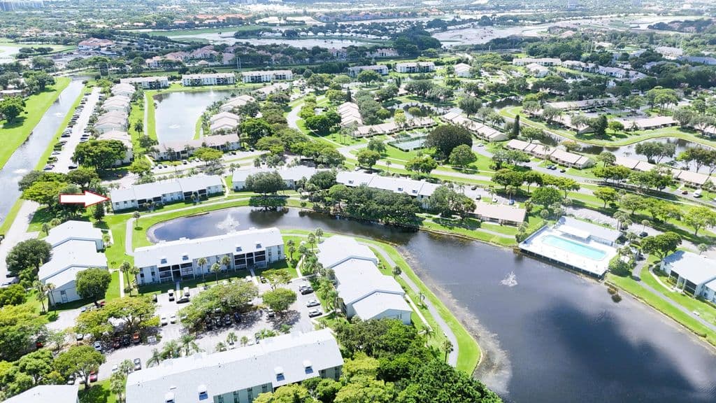 3-bedroom Condo — 1013 Green Pine Boulevard #H2