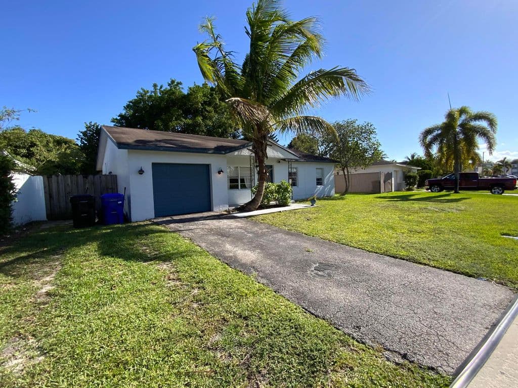 3+1 Müstakil ev — 7922 SW 5th Street