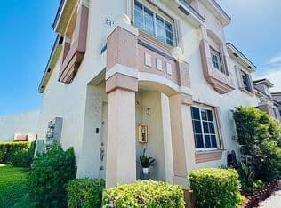 3-bedroom Condo — 8346 NW 10th St APT 1F, Miami, 33126