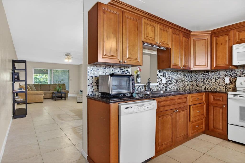 2-bedroom Condo — 2003 Granada Drive #L4
