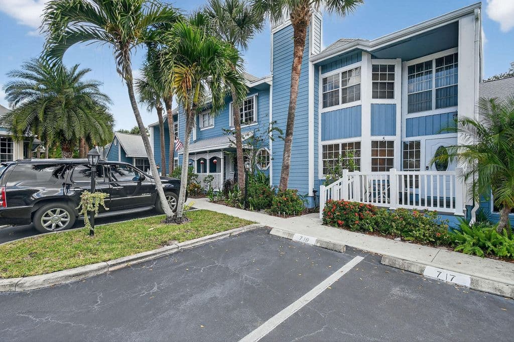 3-bedroom Property — 717 Ocean Dunes Circle