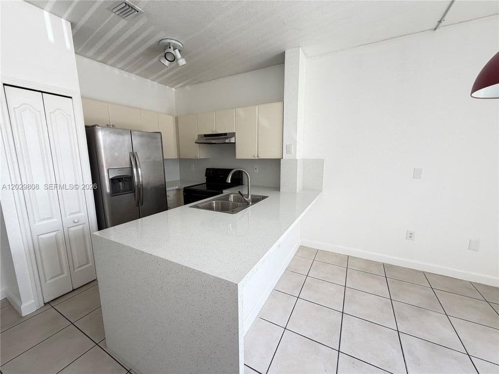 2-bedroom Condo — 7080 NW 177th St #20913