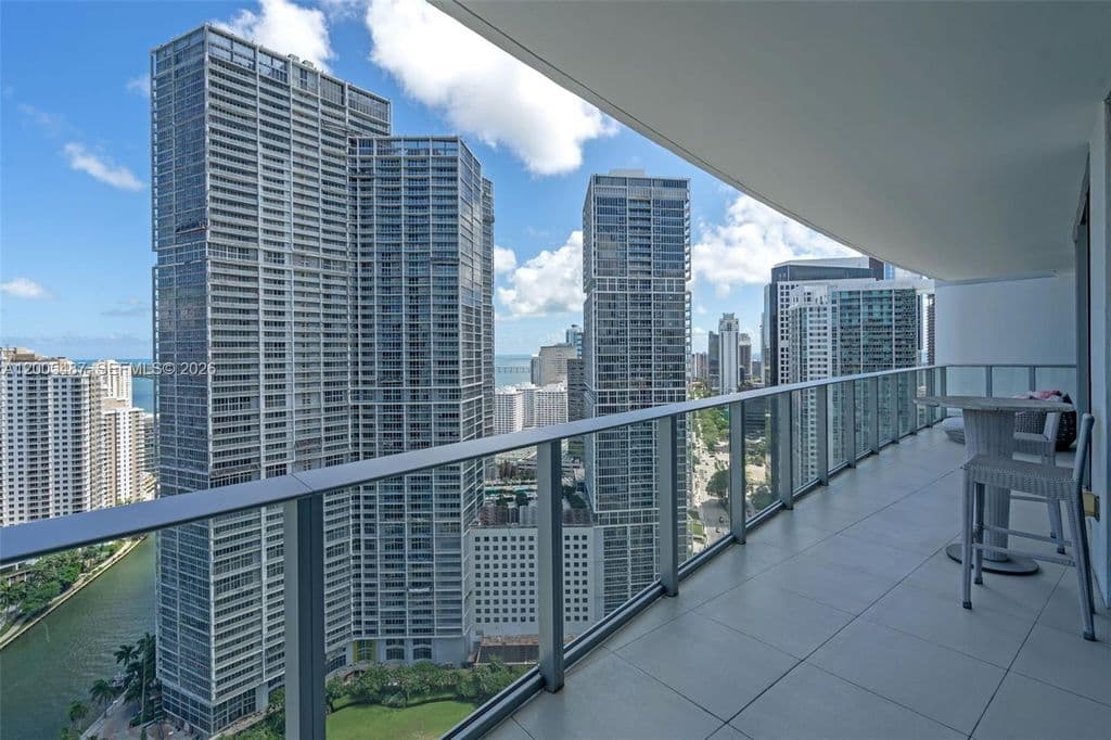 2+1 Condo — 200 Biscayne Boulevard Way APT 3407