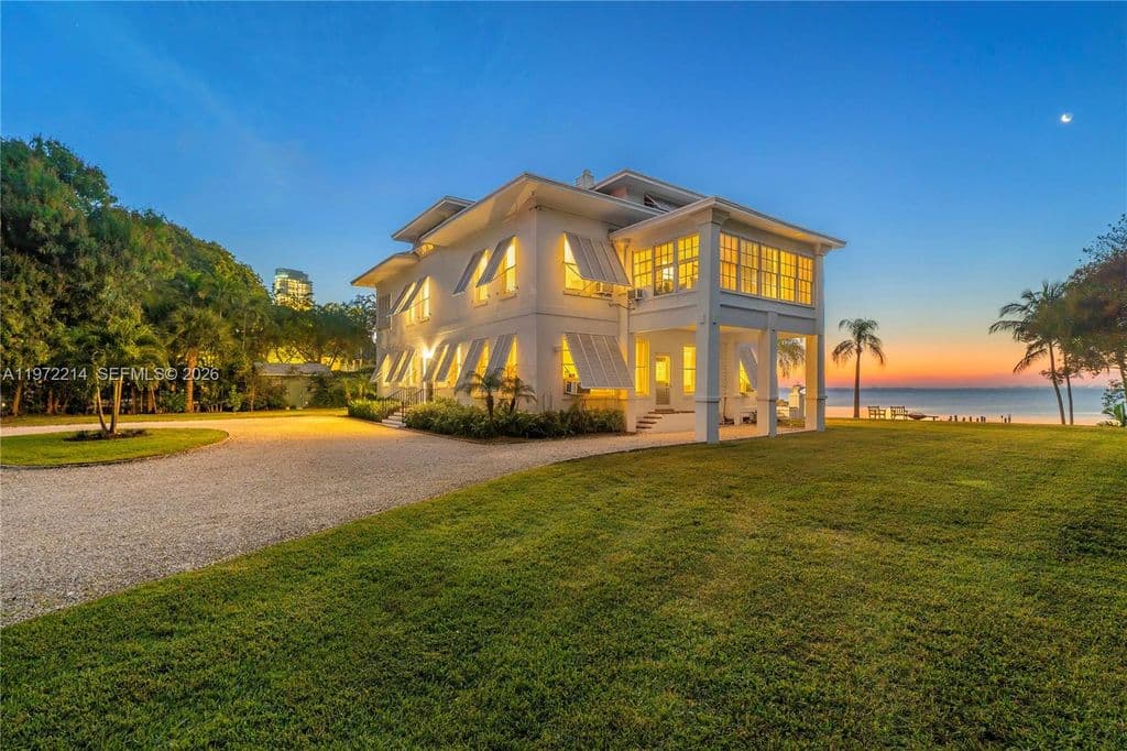 7+1 Müstakil ev — 3149 Brickell Ave