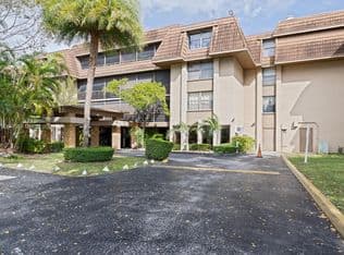 1-bedroom Condo — 665 NE 195th St APT 222, Miami, 33179