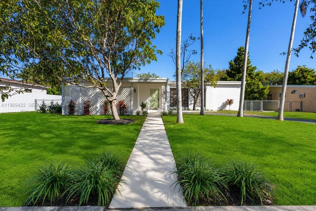 3-bedroom Single-Family Home — 9241 Marine Dr