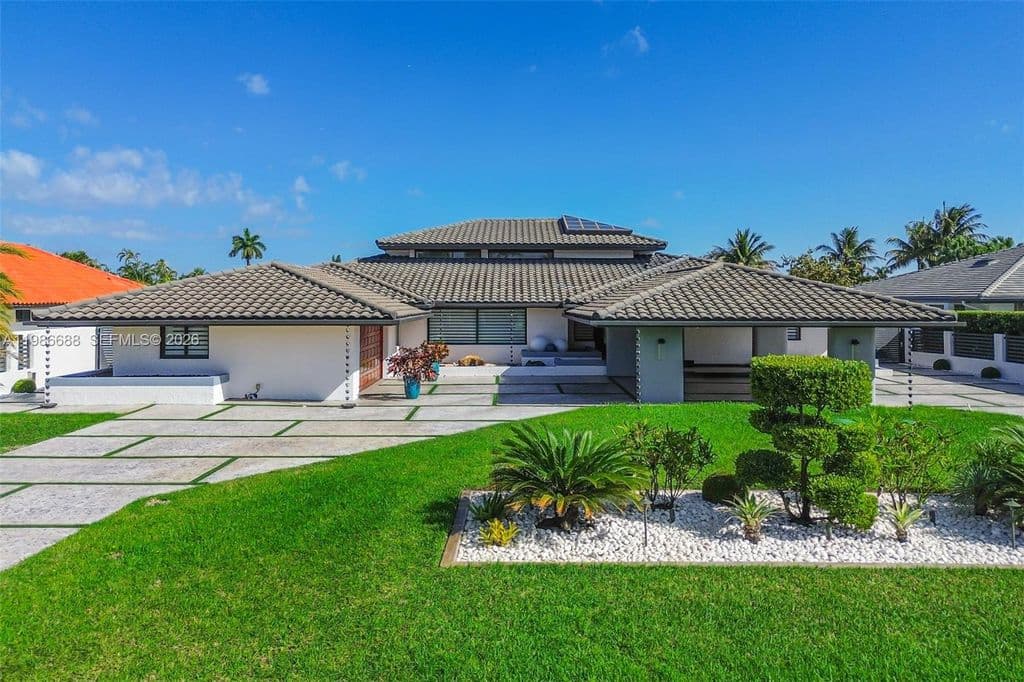 5+1 Müstakil ev — 13801 SW 34th St