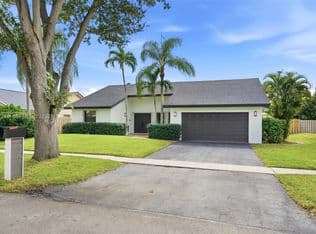 3+1 Müstakil ev — 3309 NW 94th Ave, Sunrise, 33351