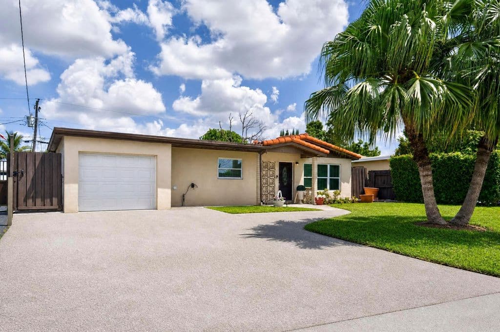 4-bedroom Single-Family Home — 7961 N NORMANDY Street