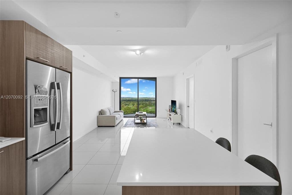 1+1 Condo — 5300 Paseo Blvd APT 1410