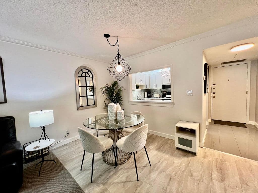 2+1 Condo — 5640 SW 3RD Place #217