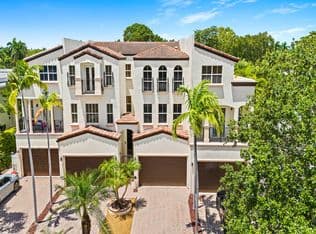 4-bedroom Townhouse — 1423 NE 26th Avenue #1423, Fort Lauderdale, 33304