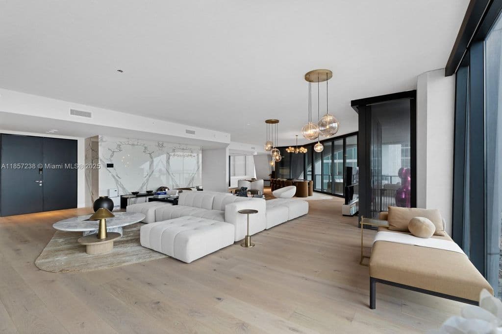 4+1 Condo — 1000 Biscayne Blvd Unit 2402