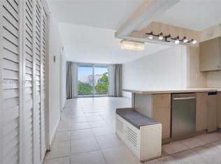 1+1 Condo — 6900 Bay Dr APT 3H, Miami Beach, 33141