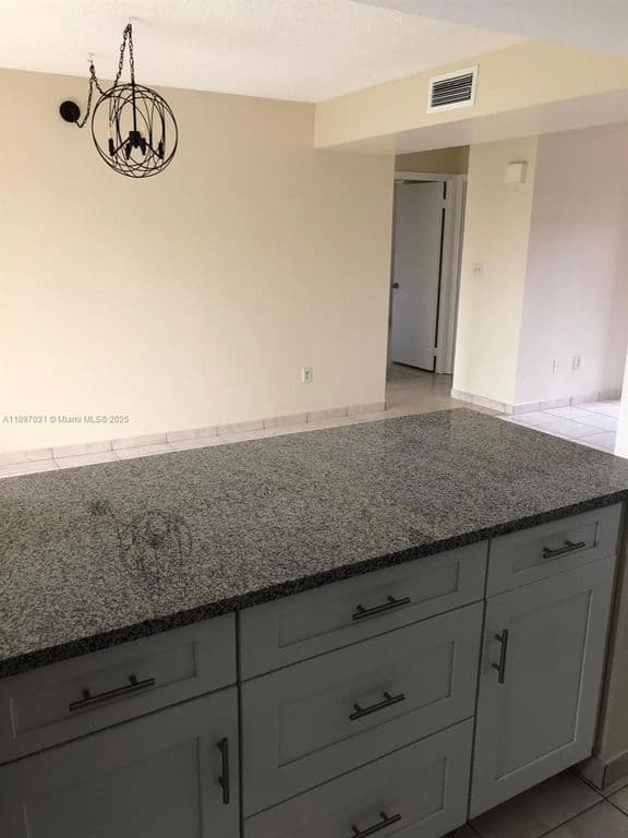 2+1 Condo — 8401 SW 107th Ave APT 313E