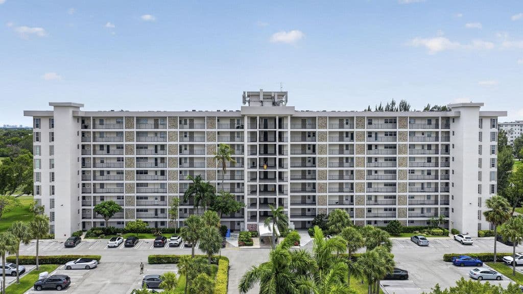 2-bedroom Condo — 3150 N Palm Aire Drive #108