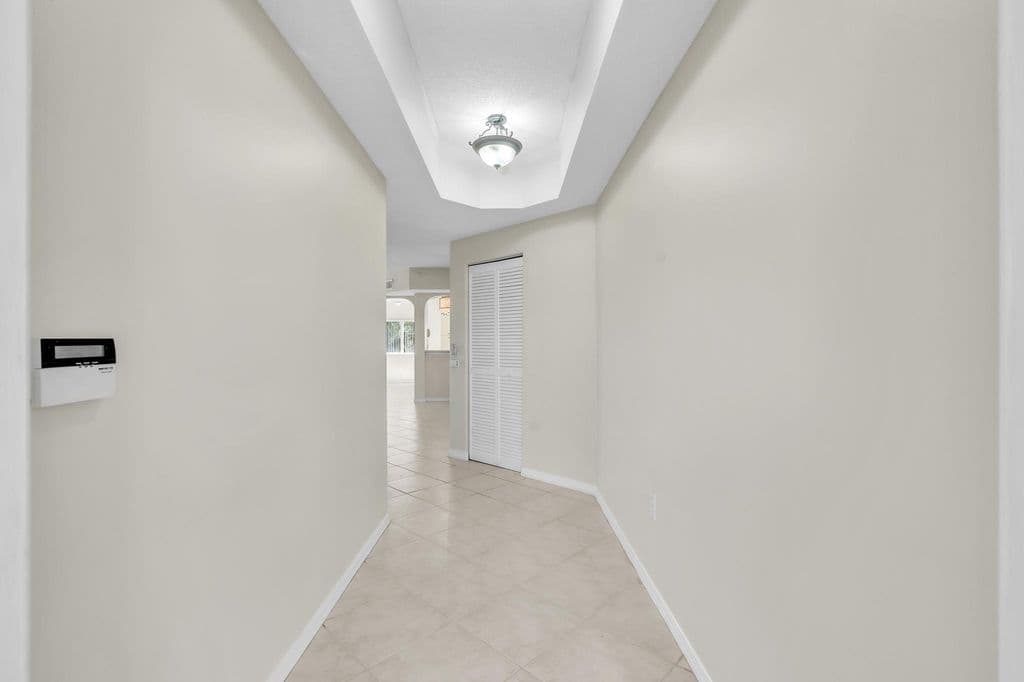 2+1 Condo — 7775 Southampton Terrace #307