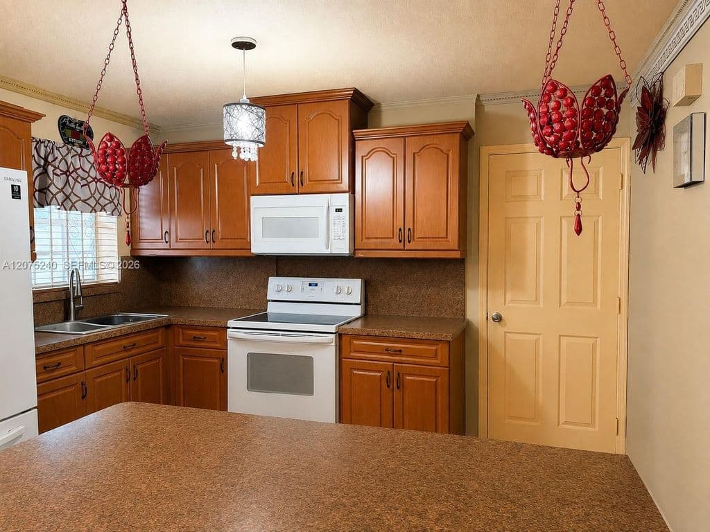 3-bedroom Single-Family Home — 4441 NW 173rd Dr