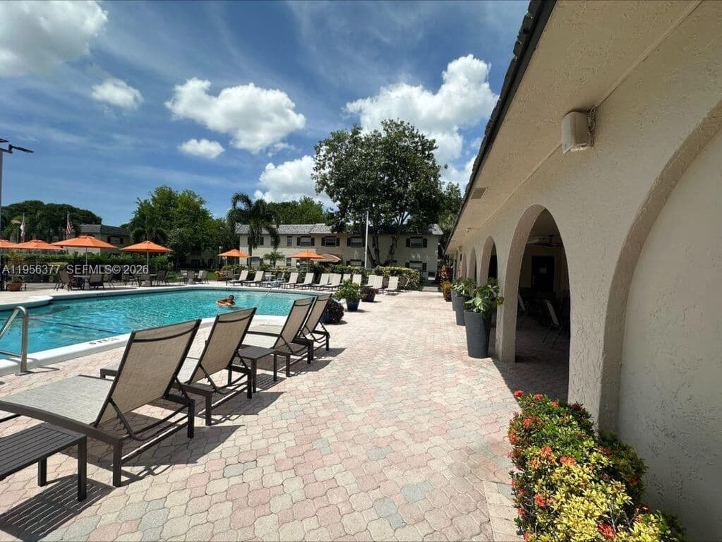 2-bedroom Condo — 5661 SW 2nd Ct APT 101