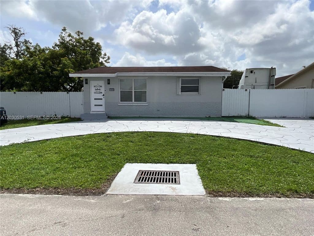 3-bedroom Single-Family Home — 1905 SW 100th Ave