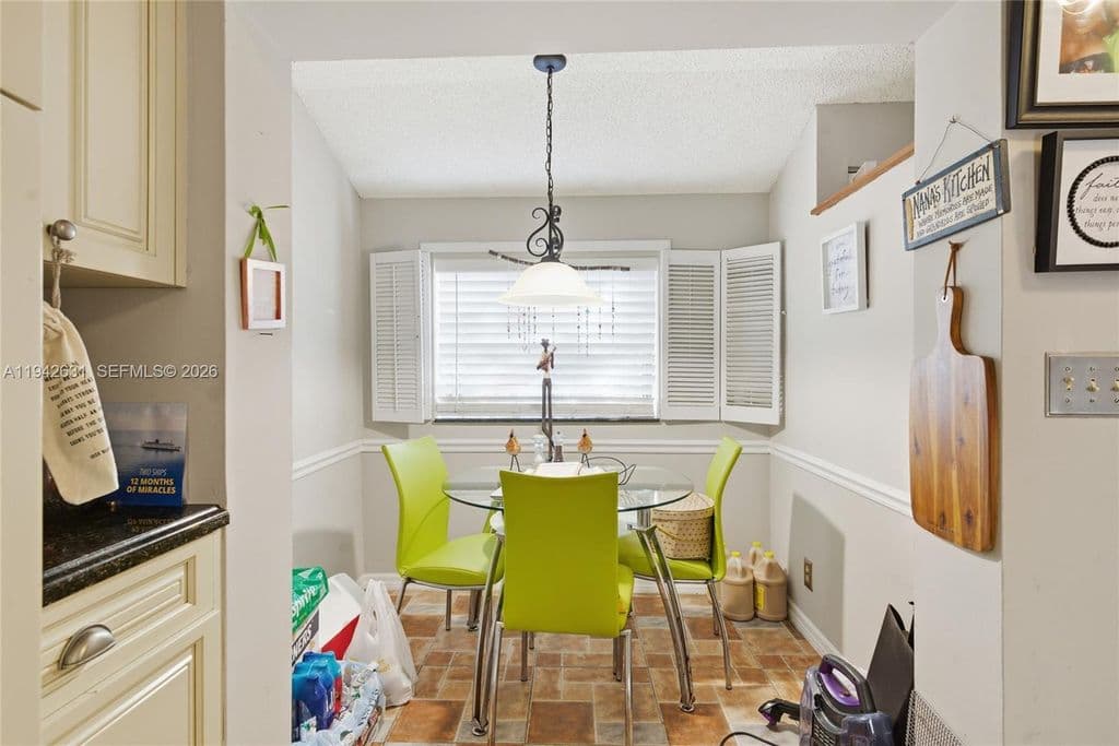 3+1 Mülk — 7790 NW 79th Ave APT G6