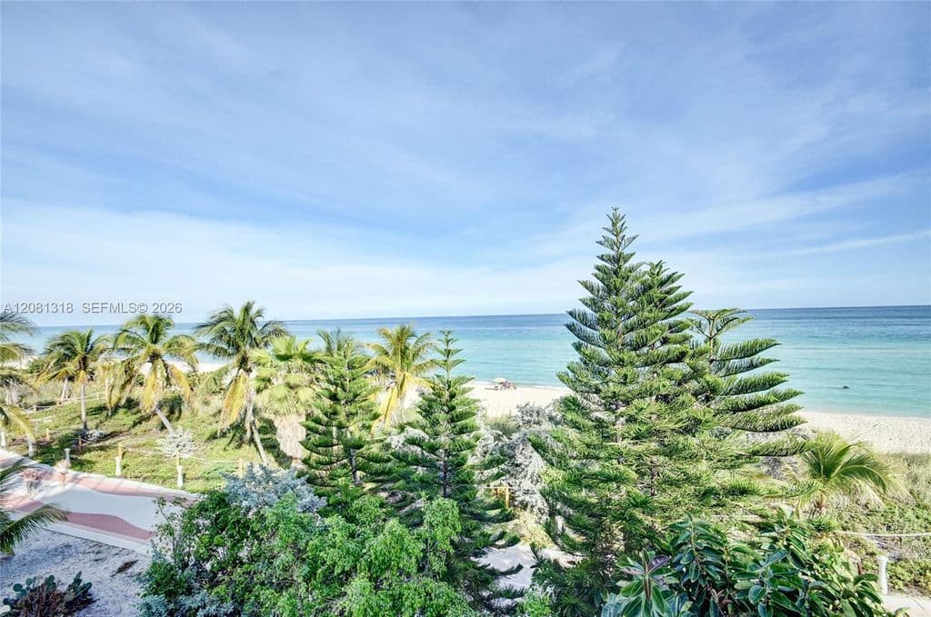 2-bedroom Property — 5445 Collins Ave APT P2
