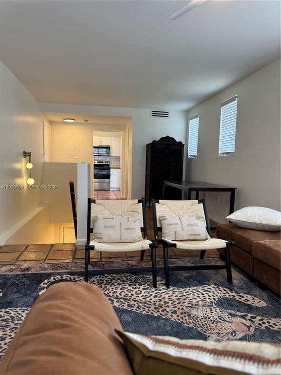 2-bedroom Condo — 1460 Ocean Dr APT 208