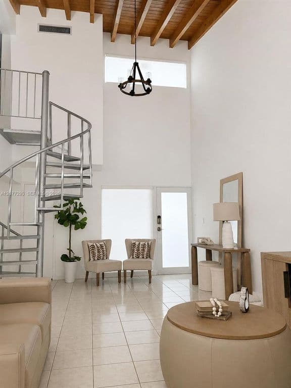 3+1 Mülk — 9171 Fontainebleau Blvd APT 5