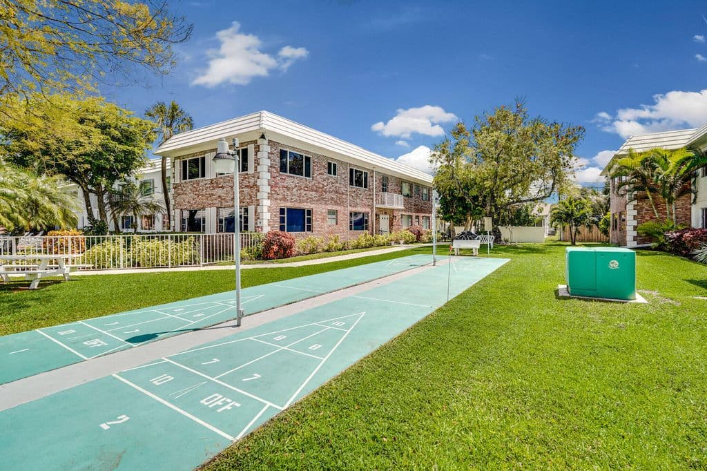 2-bedroom Condo — 400 S Cypress Road #404