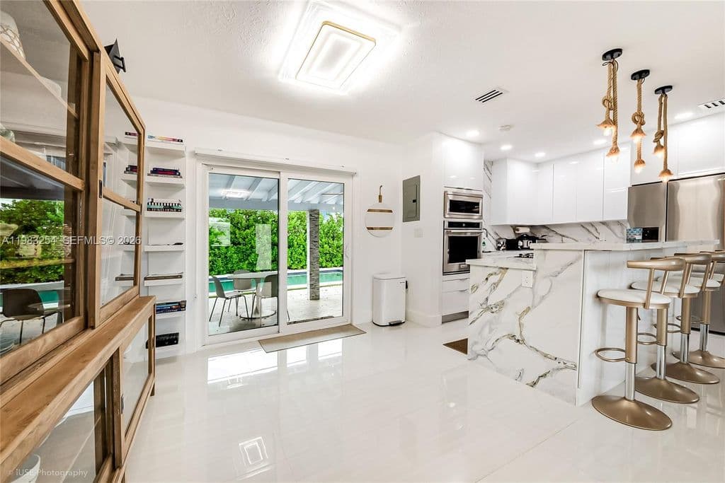 3+1 Müstakil ev — 7235 SW 39th St