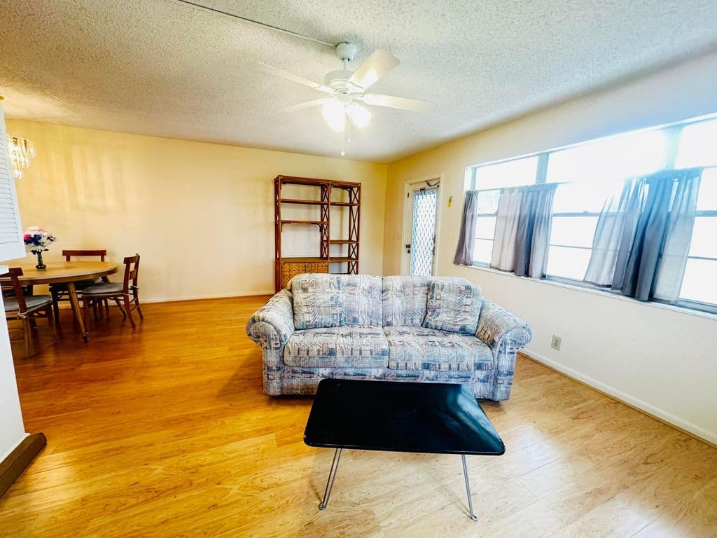 1-bedroom Condo — 269 Farnham L