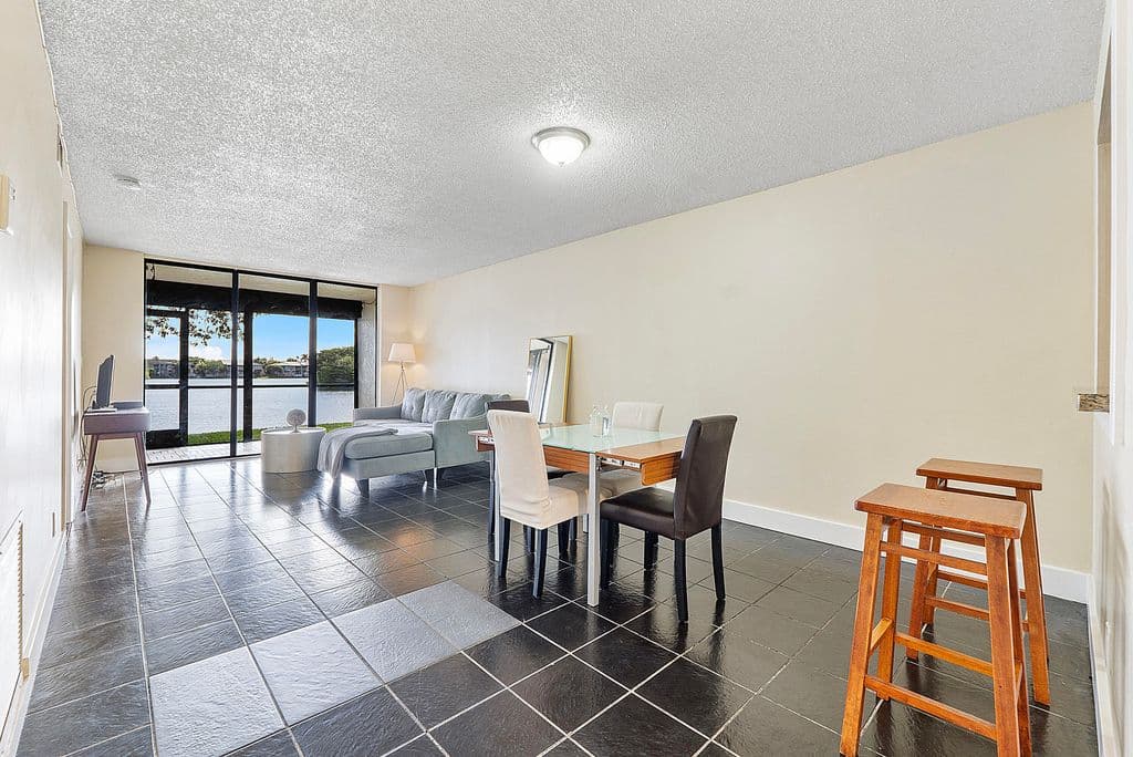 2-bedroom Condo — 3100 NW 46th Street #102