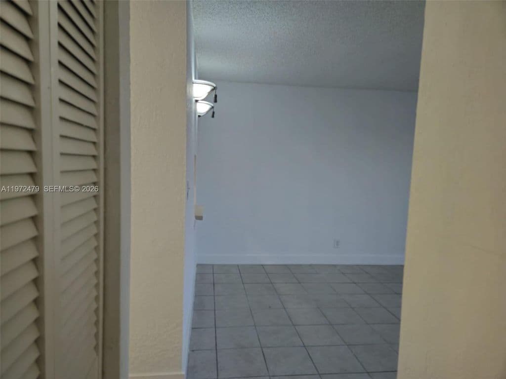 1+1 Condo — 4550 NW 9th St APT 704E