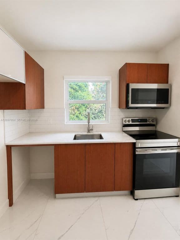 3+1 Müstakil ev — 4240 SW 14th St
