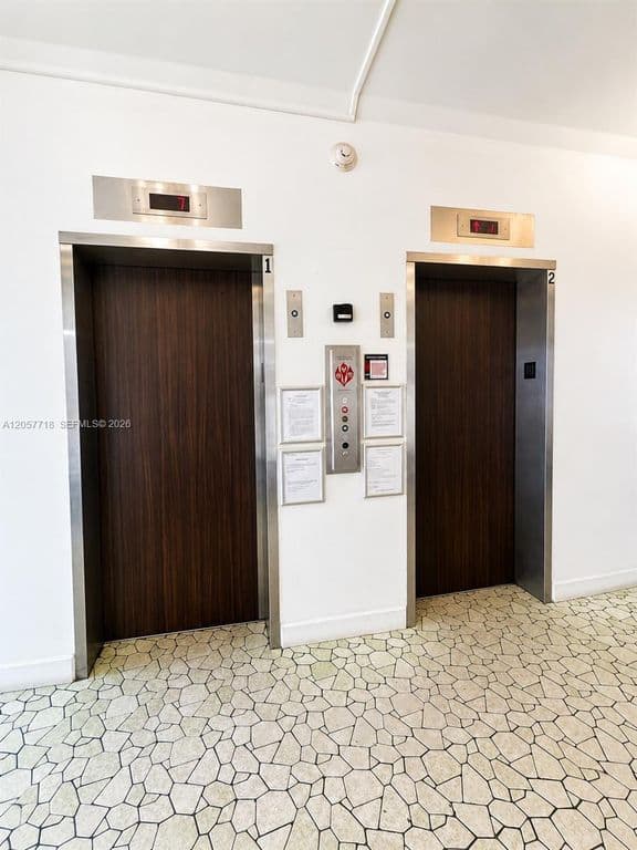 1-bedroom Condo — 1465 NE 123rd St APT 609