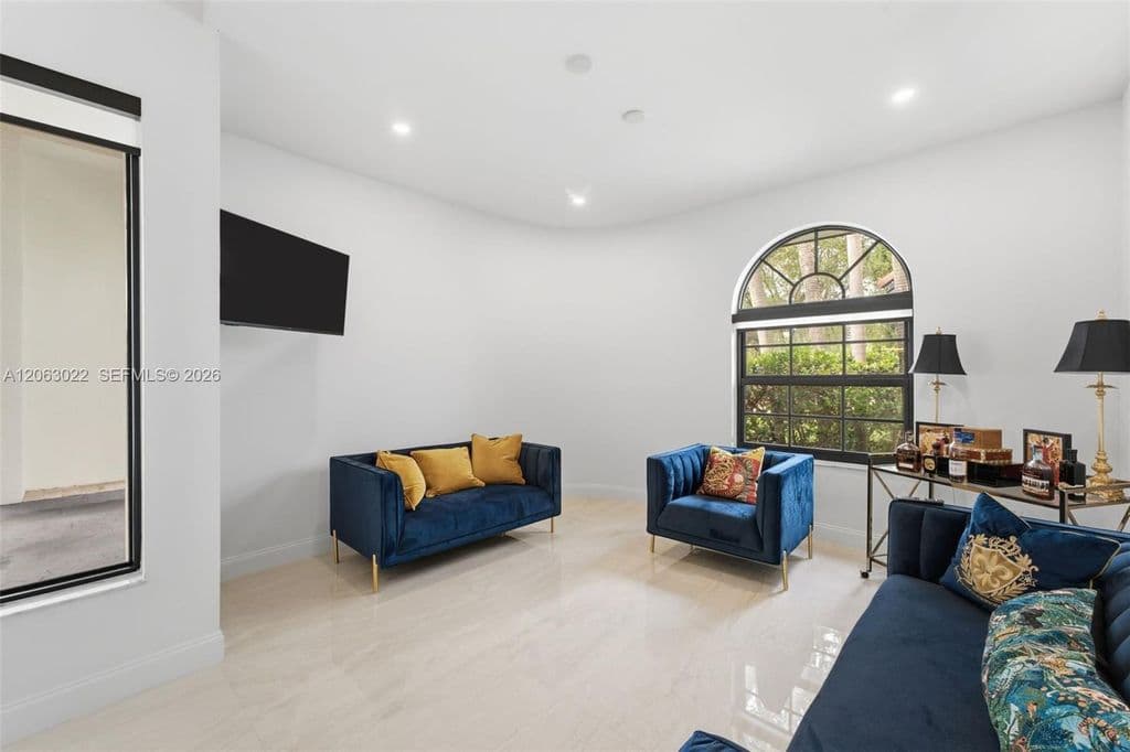 4+1 Müstakil ev — 8215 Grand Canal Dr