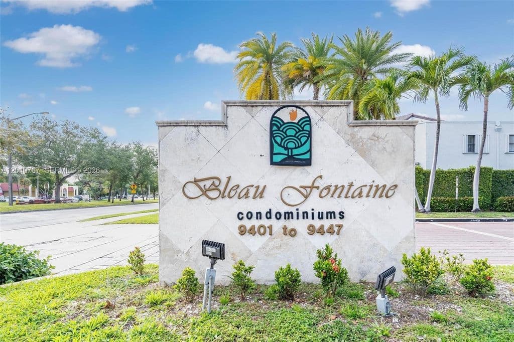2+1 Condo — 9431 Fontainebleau Blvd APT 112