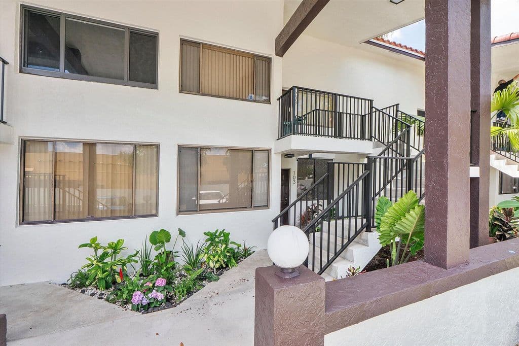 2-bedroom Condo — 3100 NW 46th Street #203