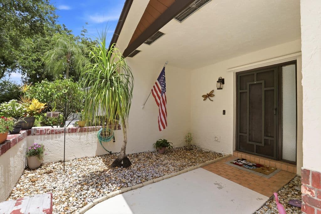 2-bedroom Single-Family Home — 4636 Daylily Court