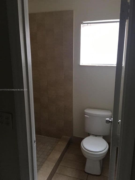 3-bedroom Property — 5962 NW 29th Pl #112