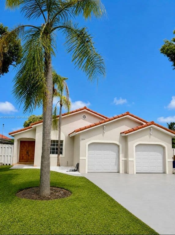 3+1 Müstakil ev — 18145 NW 61st Ave
