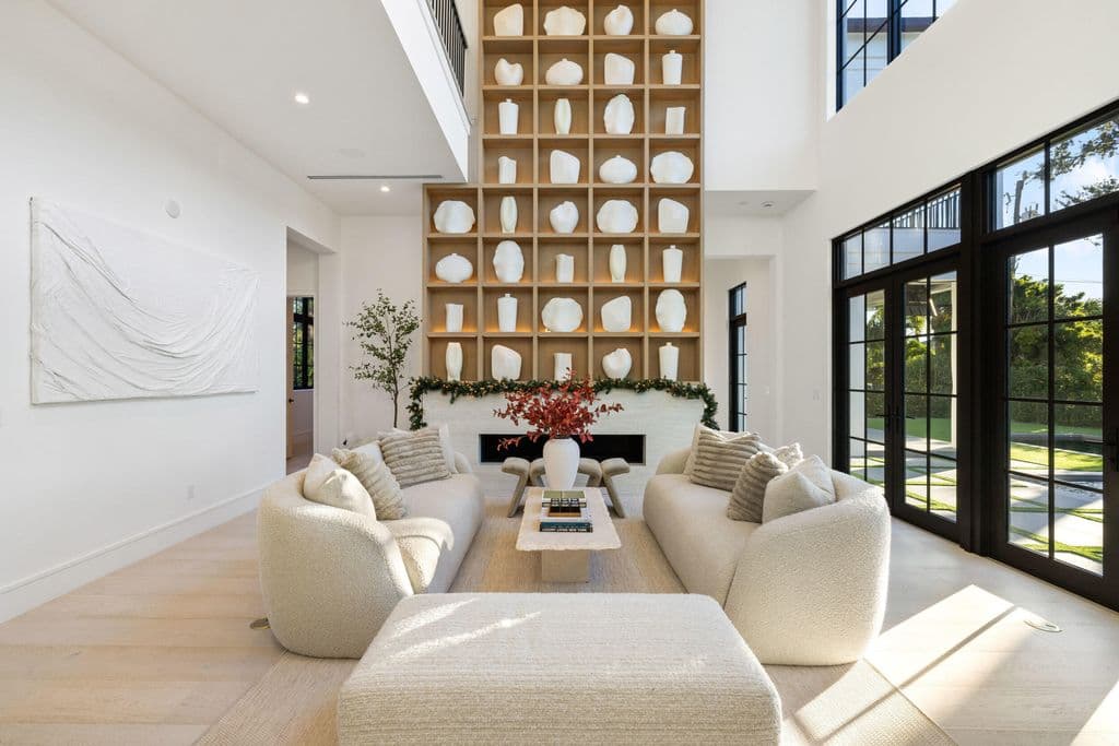 4-bedroom Single-Family Home — 12385 COCONUT ROW Road
