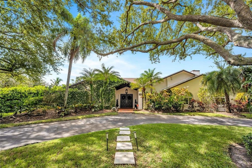 5-bedroom Single-Family Home — 8440 SW 182nd Ter