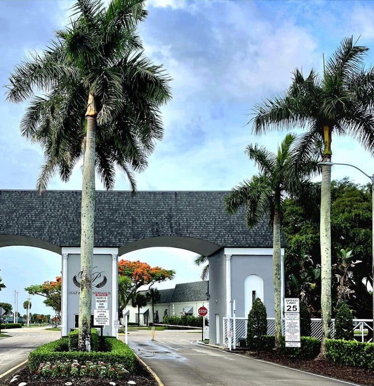 2-bedroom Condo — 719 Flanders Drive #O