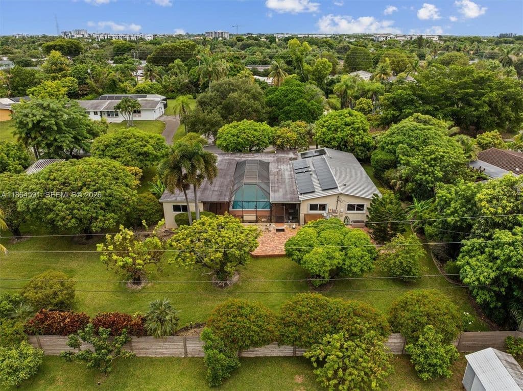 4+1 Müstakil ev — 17625 SW 91st Ave